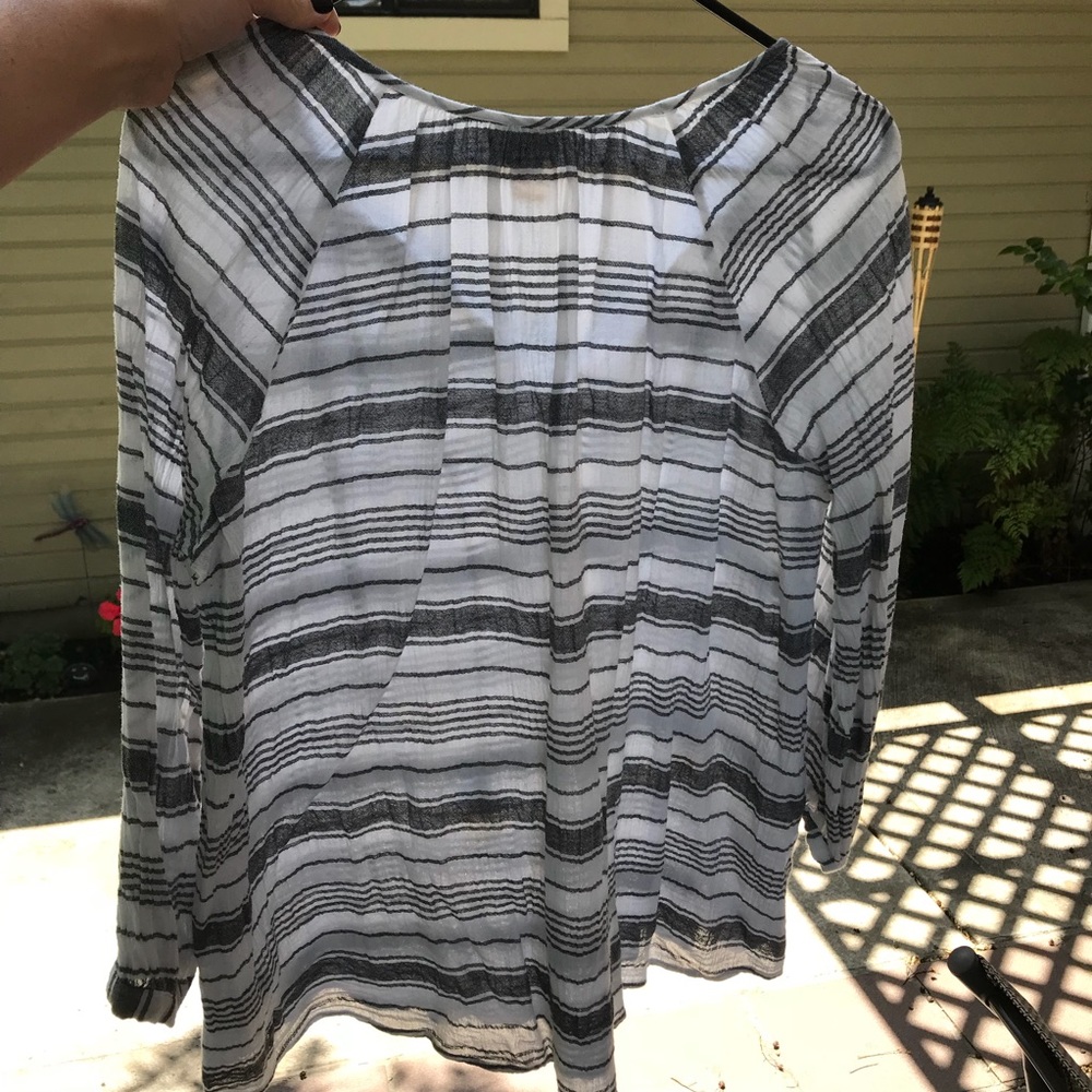 Linen Top - Picture 3 of 3